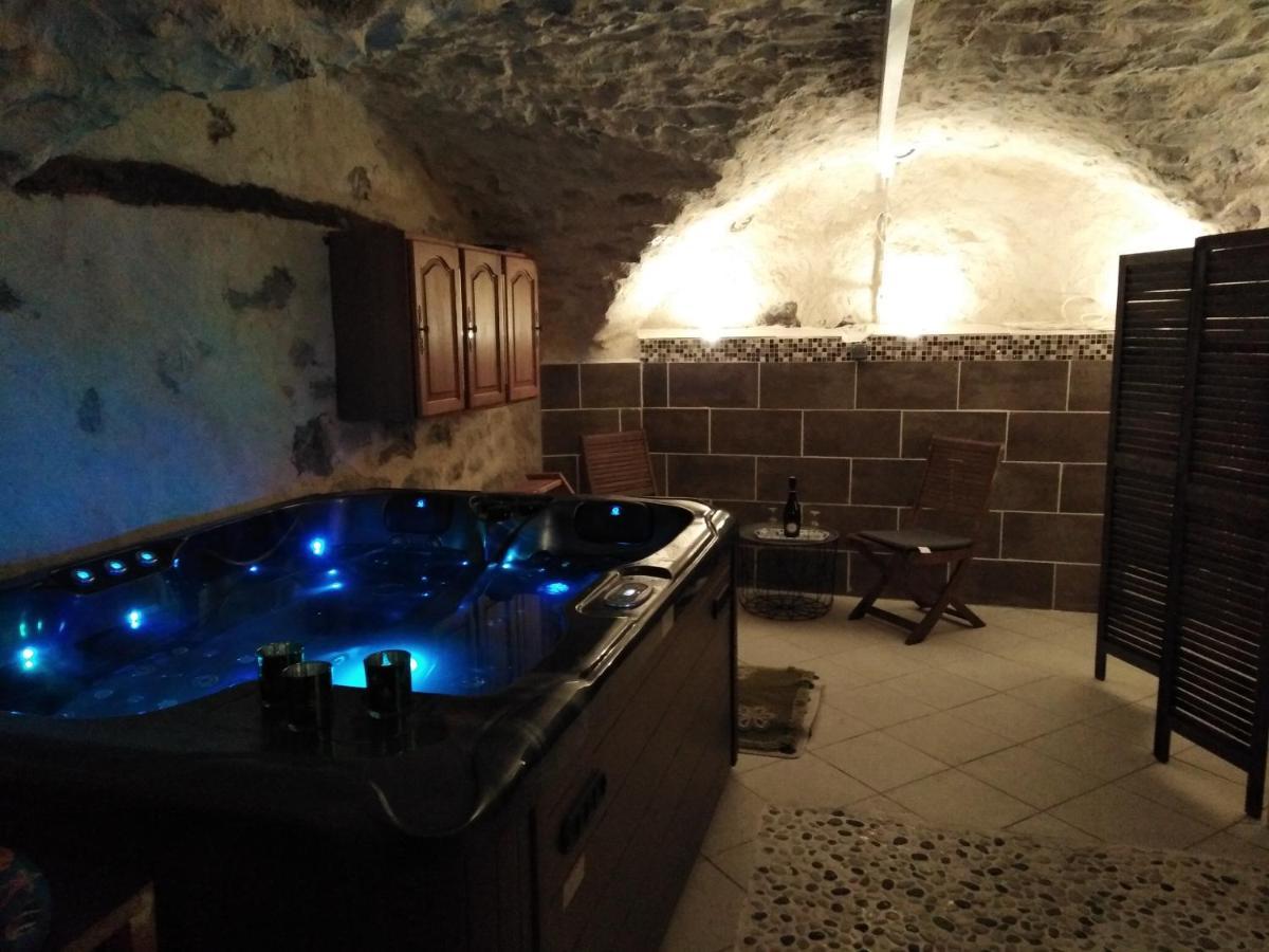 La Dame Blanche Bed & Breakfast Saint-Maurice-d'Ibie Luaran gambar
