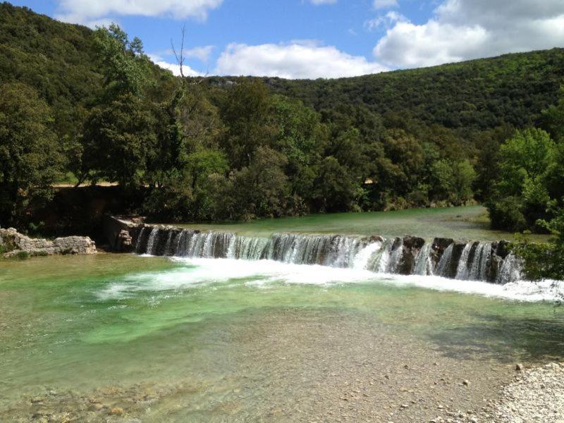 La Dame Blanche Bed & Breakfast Saint-Maurice-d'Ibie Luaran gambar