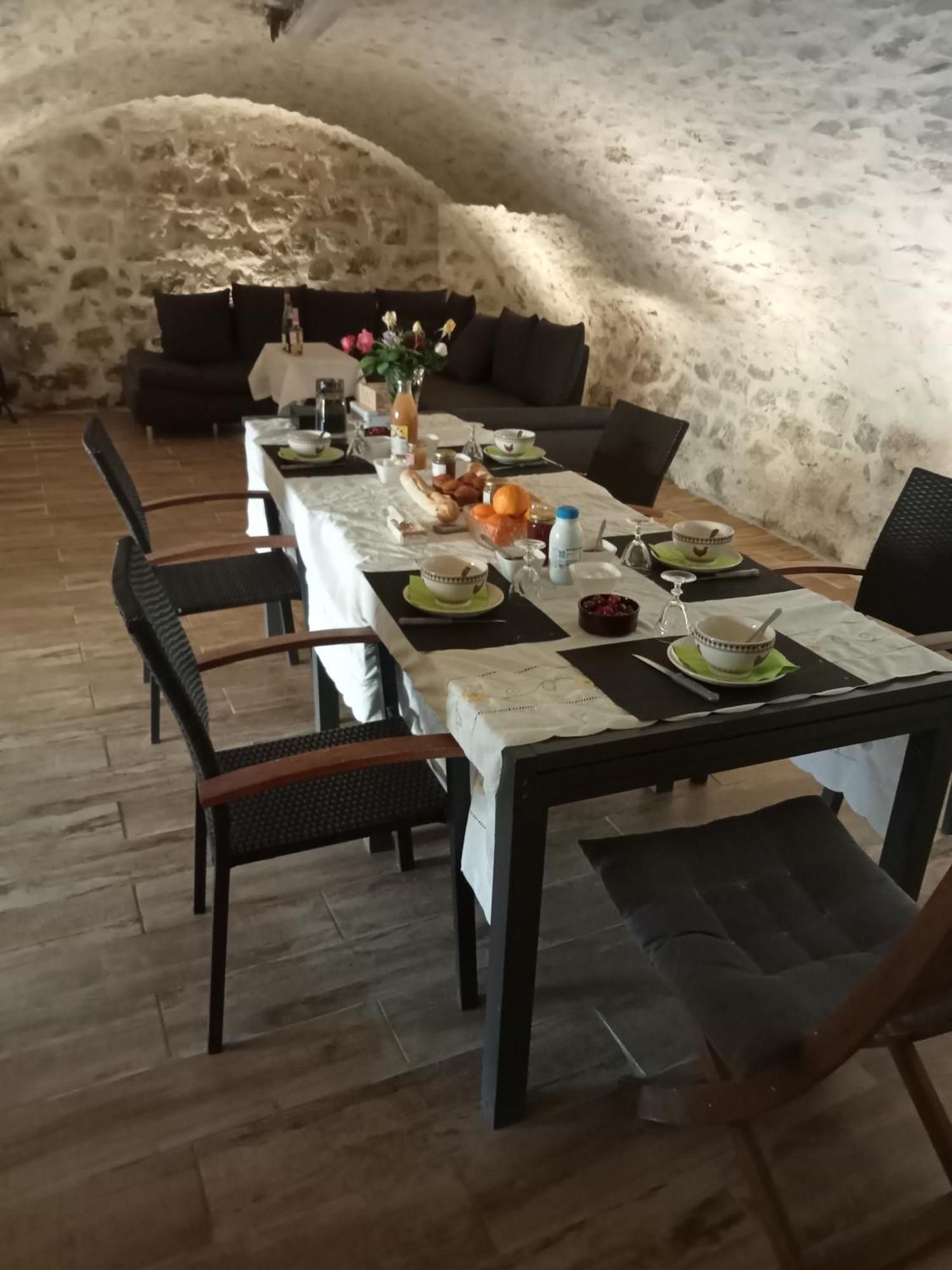 La Dame Blanche Bed & Breakfast Saint-Maurice-d'Ibie Luaran gambar
