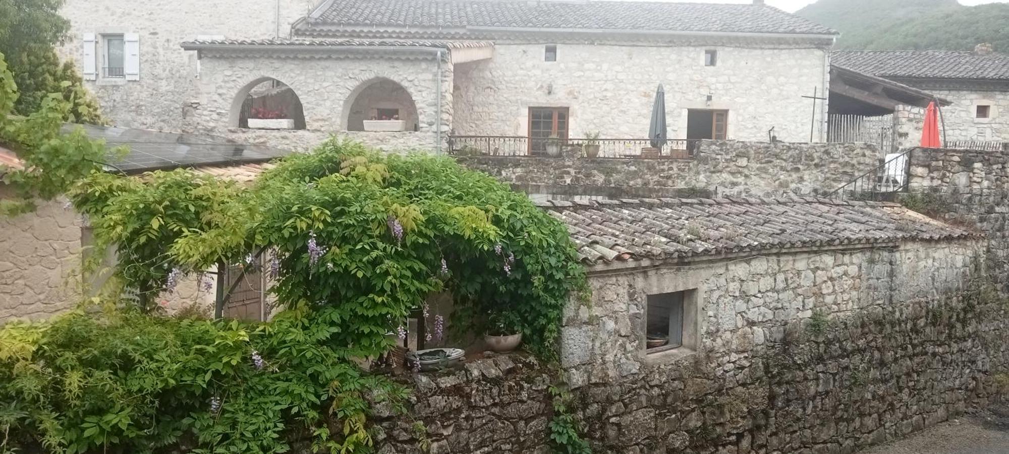 La Dame Blanche Bed & Breakfast Saint-Maurice-d'Ibie Luaran gambar